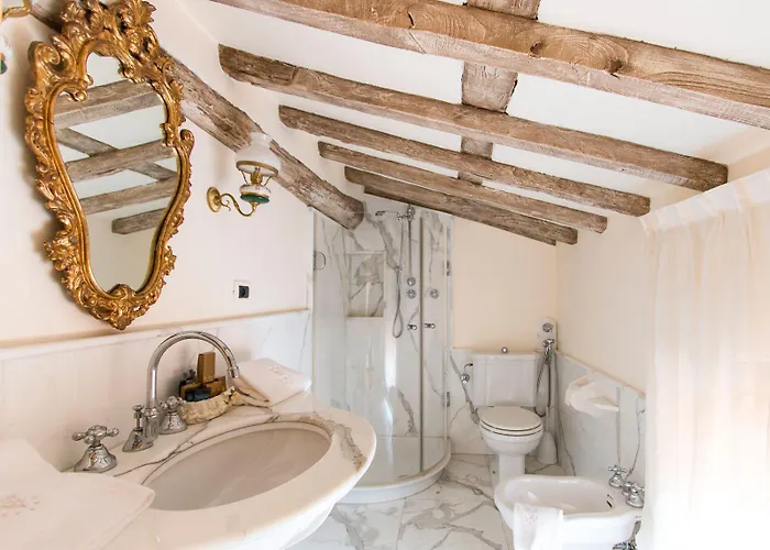 Regnalla Luxury Hotel *